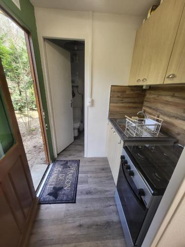 Konyha, La Cabane in Saint-Hilaire-des-Loges Konyha, La Cabane in Saint-Hilaire-des-Loges