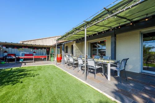 villa sophora - piscine toboggan aquatique privée (villa sophora - piscine toboggan aquatique privee) in كونياك كوربيير villa sophora - piscine toboggan aquatique privée (villa sophora - piscine toboggan aquatique privee) in كونياك كوربيير