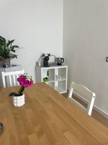 WHITE MOON CAGLIARI via Dettori 5 Centro in Cagliari WHITE MOON CAGLIARI via Dettori 5 Centro in Cagliari