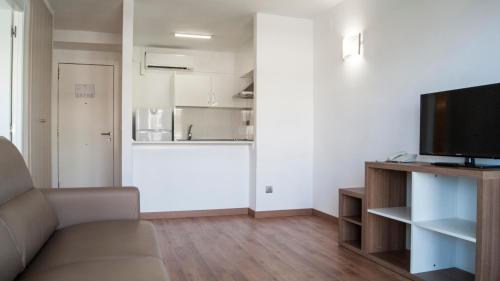 This photo about Apartamentos Best Michelangelo shared on HyHotel.com