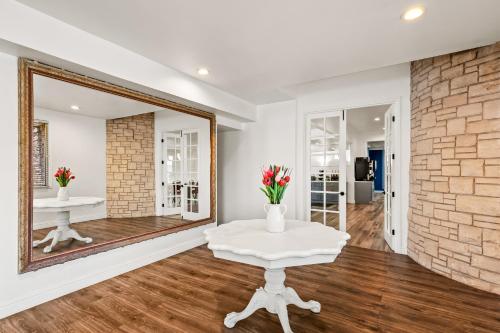 לובי, Red Roof Inn Yuba City Bonanza - Marysville in יובה סיטי(סי אי) לובי, Red Roof Inn Yuba City Bonanza - Marysville in יובה סיטי(סי אי)