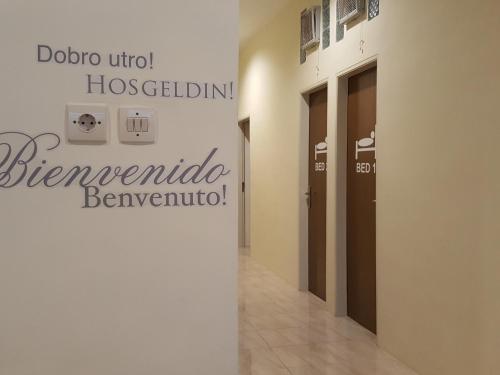 MADOR Malang Dorm Hostel in Маланг MADOR Malang Dorm Hostel in Маланг