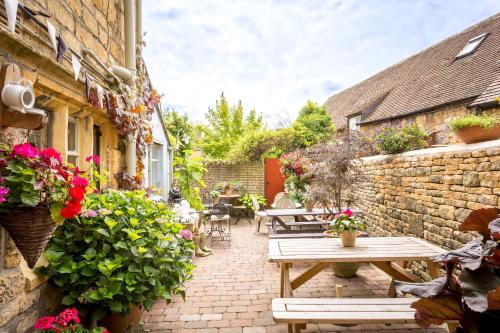 Vistas, Badgers Hall in Chipping Campden Vistas, Badgers Hall in Chipping Campden