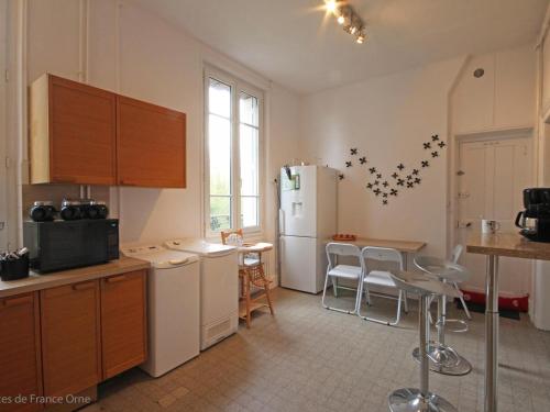 Maison de Maître avec grand parc, 10 pers, centre L'Aigle - FR-1-497-57 (Maison de Maitre avec grand parc, 10 pers, centre L'Aigle - FR-1-497-57) in 萊格勒 Maison de Maître avec grand parc, 10 pers, centre L'Aigle - FR-1-497-57 (Maison de Maitre avec grand parc, 10 pers, centre L'Aigle - FR-1-497-57) in 萊格勒