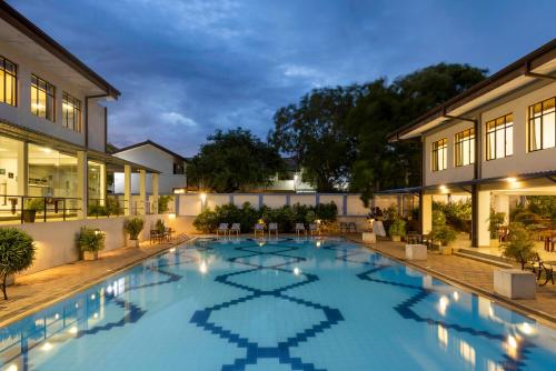 Swimming pool, The Blue Wave Hotel in Arugam Bay Swimming pool, The Blue Wave Hotel in Arugam Bay