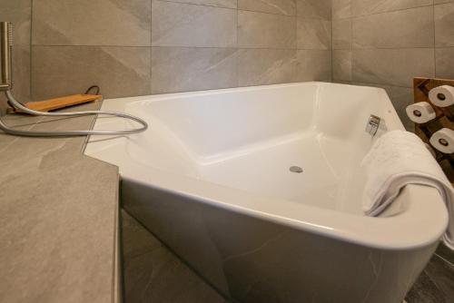 Fürdőszoba, Chalet Himmel - Top renoviertes Walliserhaus in Biel VS in Grafschaft Fürdőszoba, Chalet Himmel - Top renoviertes Walliserhaus in Biel VS in Grafschaft