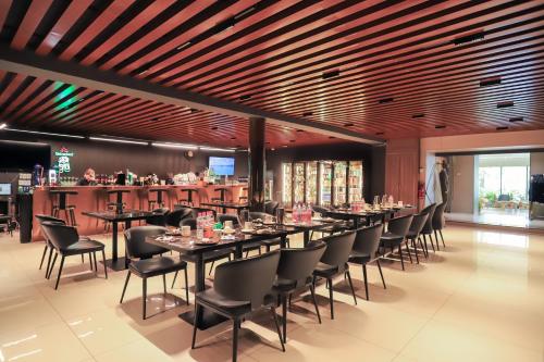 Restaurante, 50100 Hotel in Moron Restaurante, 50100 Hotel in Moron