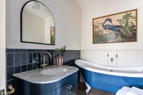 Baño, The Sheep on Sheep street in Stow-on-the-wold Baño, The Sheep on Sheep street in Stow-on-the-wold