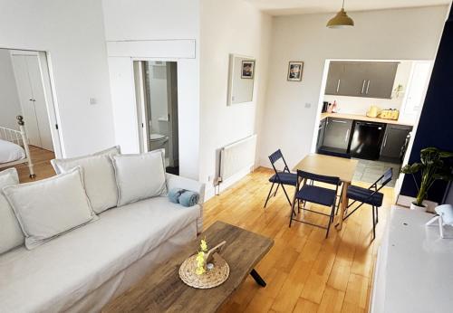 Facilities, Cosy Flat Near City Centre & Princess Park in Toxteth Facilities, Cosy Flat Near City Centre & Princess Park in Toxteth