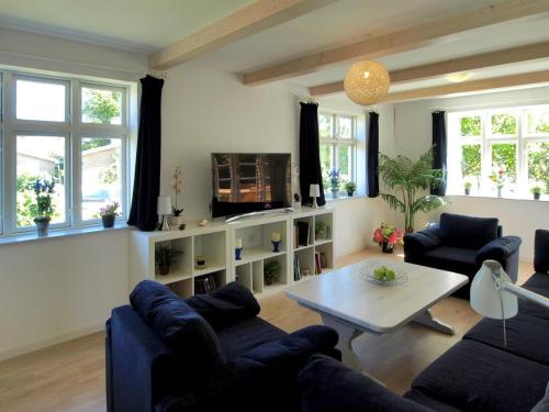 Holiday Home Ødmar - 400m from the sea by Interhome in Snogebaek Holiday Home Ødmar - 400m from the sea by Interhome in Snogebaek