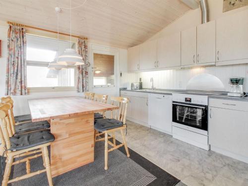 Holiday Home Dalia - 200m from the sea by Interhome in Vejers Strand Holiday Home Dalia - 200m from the sea by Interhome in Vejers Strand