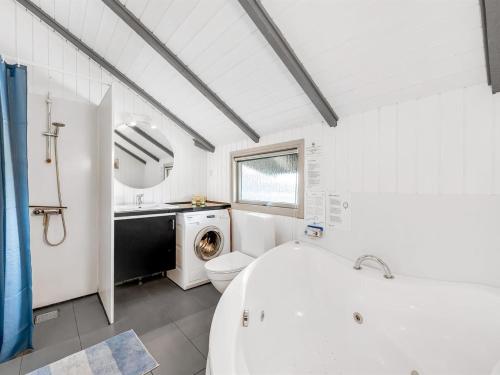 Holiday Home Valia - 400m to the fjord by Interhome in Hvide Sande Holiday Home Valia - 400m to the fjord by Interhome in Hvide Sande