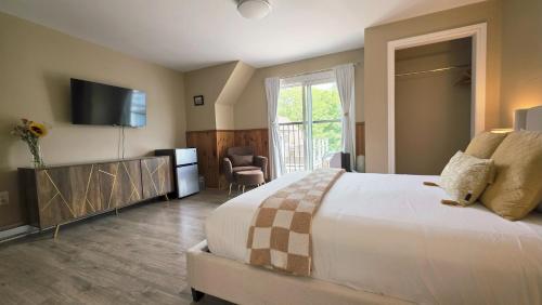 Albert's in Shelburne (NS) Albert's in Shelburne (NS)