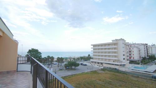 Beach, Appartamenti sul lungomare in Alba Adriatica Beach, Appartamenti sul lungomare in Alba Adriatica