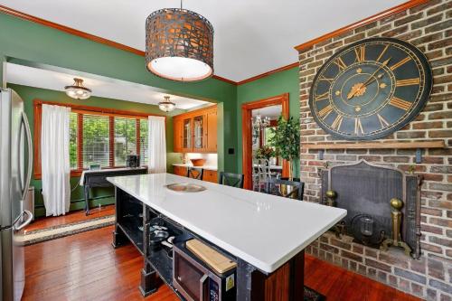 Létesítmények, The Victorian House in Canfield (OH) Létesítmények, The Victorian House in Canfield (OH)