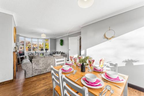 5 Bd Long Stays Parking in 斯塔普爾福德東南 5 Bd Long Stays Parking in 斯塔普爾福德東南