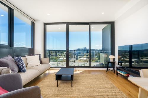 Gastenkamer, Bright 1BR Apartment with Stunning Views - Hosted by Canstay in Turner Gastenkamer, Bright 1BR Apartment with Stunning Views - Hosted by Canstay in Turner