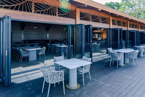 多丽丝马达京度假村 DORIS MATAKING RESORt in Pom Pom 多丽丝马达京度假村 DORIS MATAKING RESORt in Pom Pom