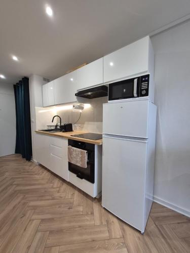 Kitchen, Studio Cosy - Proche frontiere in Gaillard Kitchen, Studio Cosy - Proche frontiere in Gaillard