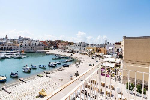 Erkély/terasz, GuestHost - Bright Harbor View Flat in Bisceglie in Bisceglie Erkély/terasz, GuestHost - Bright Harbor View Flat in Bisceglie in Bisceglie