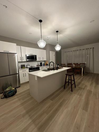 Private Room Lakeview House- Westmount in Moncton Városközpont Private Room Lakeview House- Westmount in Moncton Városközpont