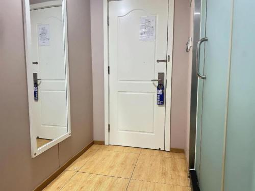 7 Days Inn Beijing Tiananmen Square near Chairman Mao Memorial Hall (Maozhuxi Jiniantang) 7 Days Inn Beijing Tiananmen Square near Chairman Mao Memorial Hall (Maozhuxi Jiniantang)