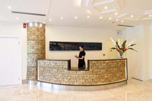 Athens Avenue Hotel - image 10