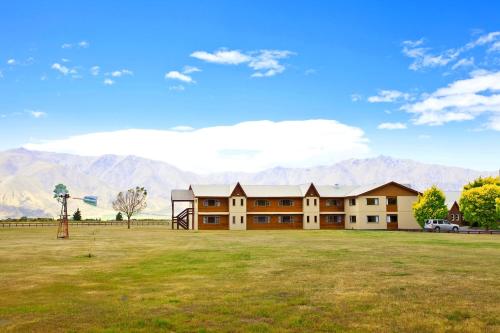 Discovery Countrytime Hotel Omarama in Omarama Discovery Countrytime Hotel Omarama in Omarama