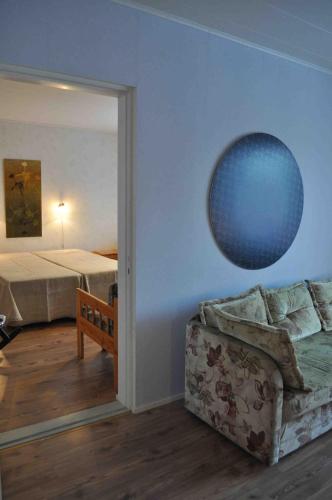 Guestroom, Apartment Hotel Kuukkarin Kortteeri in Pori Guestroom, Apartment Hotel Kuukkarin Kortteeri in Pori