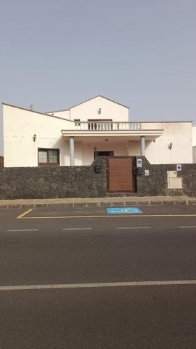 Buitenkant, El sueño - Le rêve (El sueno - Le reve) in San Bartolome Buitenkant, El sueño - Le rêve (El sueno - Le reve) in San Bartolome