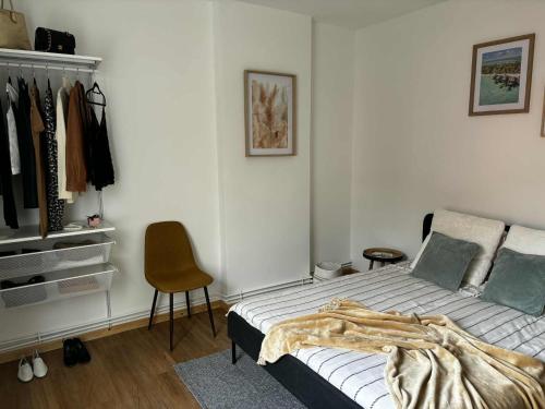 سرير, Appartement de centre in La Louviere سرير, Appartement de centre in La Louviere