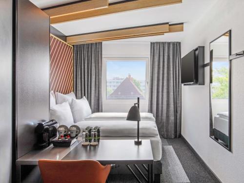 B&B HOTEL Hamburg-Airport in Hamburg B&B HOTEL Hamburg-Airport in Hamburg