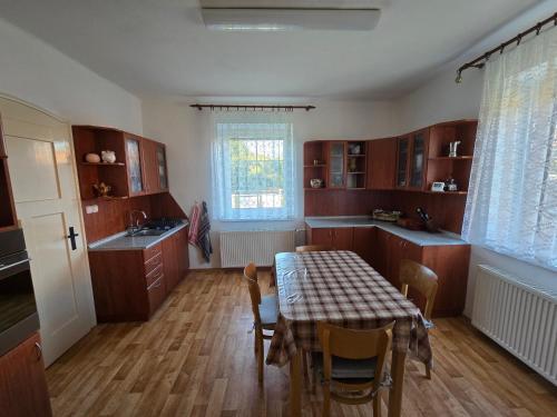 Cocina, Ubytování Ráďa (Ubytovani Rada) in Mikulasovice Cocina, Ubytování Ráďa (Ubytovani Rada) in Mikulasovice