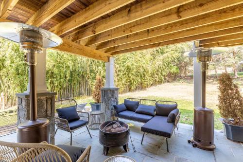 Hudson River Views Briarcliff Manor Home with Deck in Tarrytown (NY) Hudson River Views Briarcliff Manor Home with Deck in Tarrytown (NY)