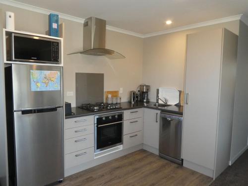 Our Twizel Weekender By The Lake in Twizel Our Twizel Weekender By The Lake in Twizel