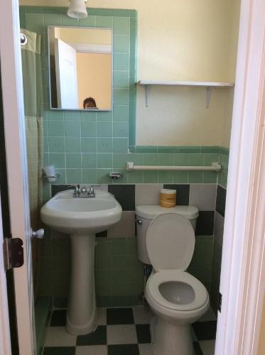 This photo about Budget Inn Ocala shared on HyHotel.com