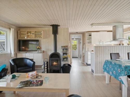 Holiday Home Inan - 300m from the sea by Interhome in Hals Holiday Home Inan - 300m from the sea by Interhome in Hals