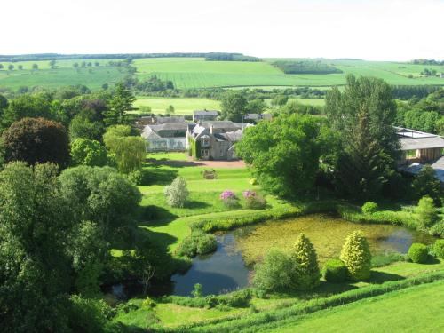 Newton Farmhouse B & B in Jedburgh Newton Farmhouse B & B in Jedburgh