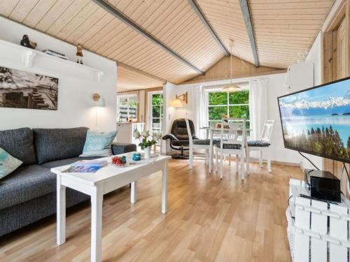 Holiday Home Konrad - 270m from the sea by Interhome in Snogebaek Holiday Home Konrad - 270m from the sea by Interhome in Snogebaek