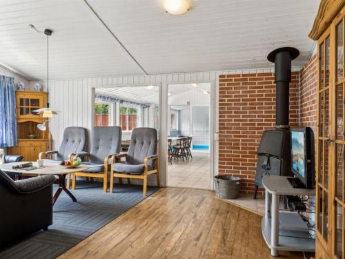 Holiday Home Fritza - 500m from the sea by Interhome in Farevejle Kirkeby Holiday Home Fritza - 500m from the sea by Interhome in Farevejle Kirkeby