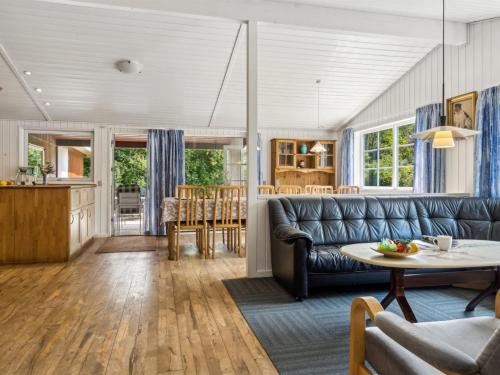 Holiday Home Fritza - 500m from the sea by Interhome in Farevejle Kirkeby Holiday Home Fritza - 500m from the sea by Interhome in Farevejle Kirkeby