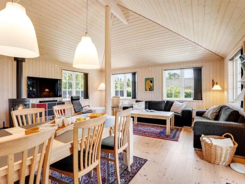 Holiday Home Felicia - 350m from the sea by Interhome in Gedser Holiday Home Felicia - 350m from the sea by Interhome in Gedser