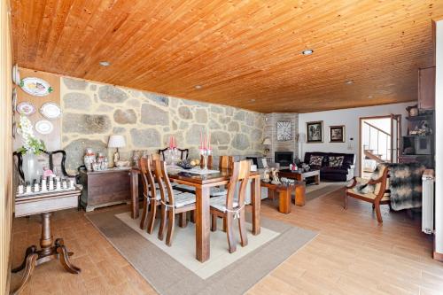 Casa de Campo do Telhado Caldelas in กาลเดลาส Casa de Campo do Telhado Caldelas in กาลเดลาส