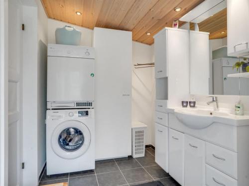 Holiday Home Almen - 400m from the sea by Interhome in Hals Holiday Home Almen - 400m from the sea by Interhome in Hals