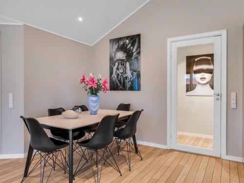 Holiday Home Bent - from the sea by Interhome in Hou Holiday Home Bent - from the sea by Interhome in Hou