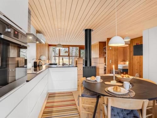 Holiday Home Hinda - 200m from the sea by Interhome in Vaeggerlose Holiday Home Hinda - 200m from the sea by Interhome in Vaeggerlose