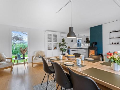 Holiday Home Runhild - 450m from the sea by Interhome in Vaeggerlose Holiday Home Runhild - 450m from the sea by Interhome in Vaeggerlose