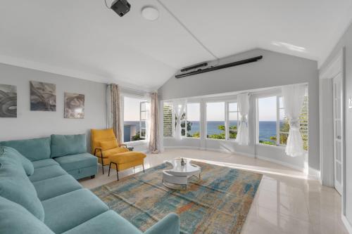 Nevas Estate w Hot Tub 10 ppl in Boscobel Nevas Estate w Hot Tub 10 ppl in Boscobel