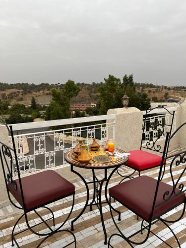 Erkély/terasz, Riad Serendipity in Fes El Jdid Erkély/terasz, Riad Serendipity in Fes El Jdid