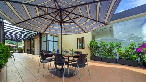 Erkély/terasz, Hotel Santiago de Arma in Rio Negro Erkély/terasz, Hotel Santiago de Arma in Rio Negro